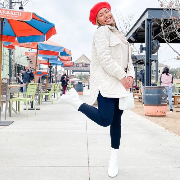 Meet your Posher, Shawnee queen - Picture 1 of 1